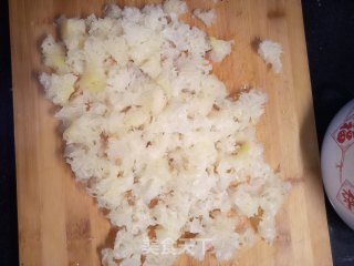 雪梨银耳甜汤的做法步骤：2