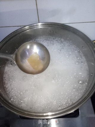 雪梨银耳甜汤的做法步骤：6