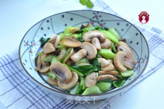 口蘑炒油菜的做法步骤：6