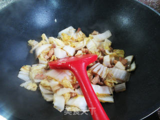 五花肉毛豆炒娃娃菜的做法步骤：10