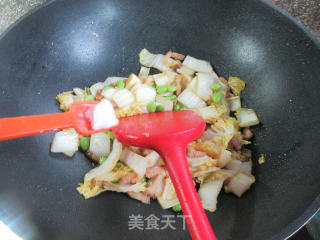 五花肉毛豆炒娃娃菜的做法步骤：12