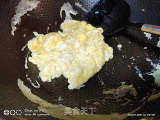 家常西红柿炒鸡蛋的做法步骤：2