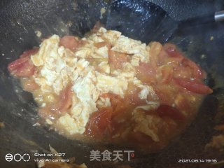 家常西红柿炒鸡蛋的做法步骤：5