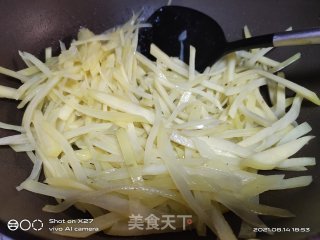 素炒土豆丝的做法步骤：3