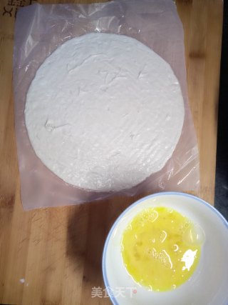 鸡蛋手抓饼的做法步骤：1