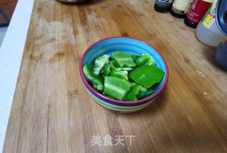 红烧卤肥肠的做法步骤：3