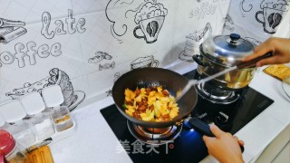 红烧卤肥肠的做法步骤：11