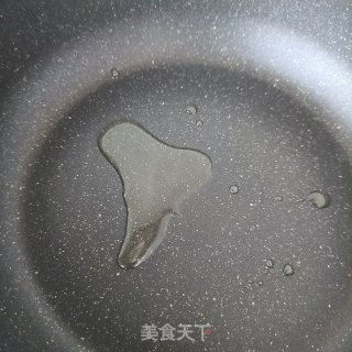 烤肠炒韭苔的做法步骤：4