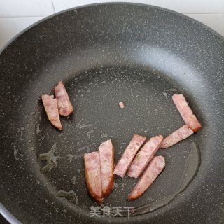 烤肠炒韭苔的做法步骤：5