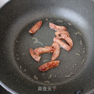 烤肠炒韭苔的做法步骤：6
