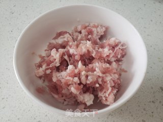 尖椒炒肉末的做法步骤：2