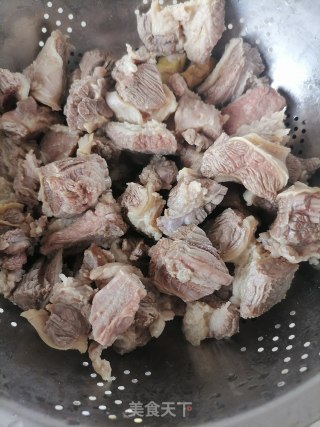 土豆烧牛腩的做法步骤：4