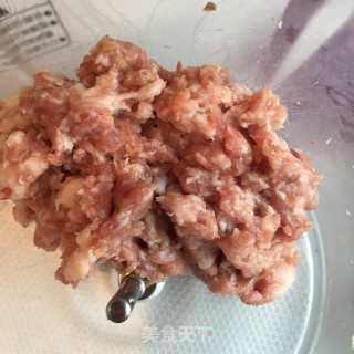 木耳肉末炒洋葱的做法步骤：3