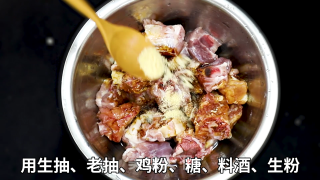 煎焗排骨的做法步骤：1