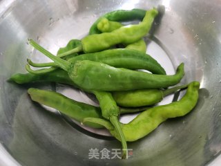 辣椒炒鸡蛋的做法步骤：1