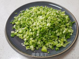 辣椒炒鸡蛋的做法步骤：2