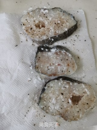 黑椒鳕鱼的做法步骤：2