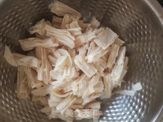 炝拌腐竹的做法步骤：6