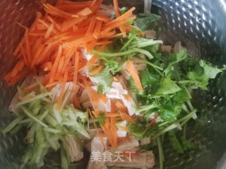 炝拌腐竹的做法步骤：9