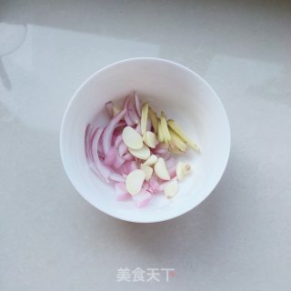 松花蛋炒辣椒的做法步骤：4