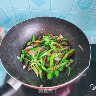 松花蛋炒辣椒的做法步骤：11