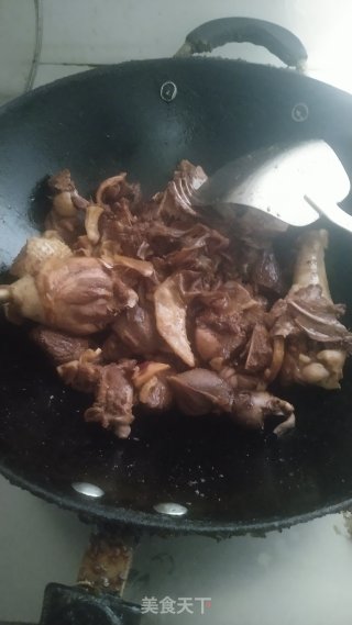 鱿鱼干烧鸭的做法步骤：3