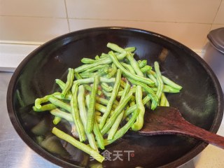 排骨炖豆角的做法步骤：4