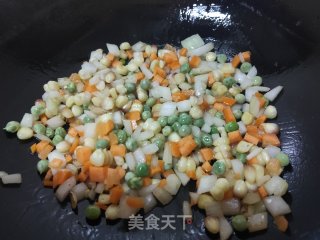 什锦炒饭的做法步骤：4