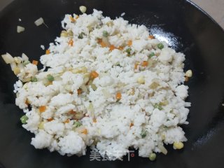 什锦炒饭的做法步骤：6