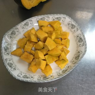南瓜疙瘩汤的做法步骤：1