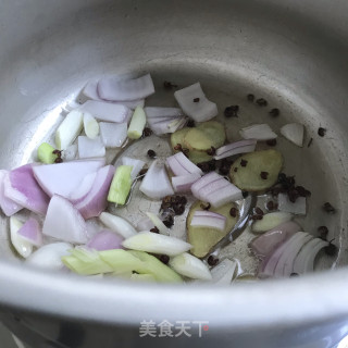 番茄胡萝卜炖牛肉的做法步骤：5