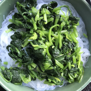 菠菜拌粉丝的做法步骤：7