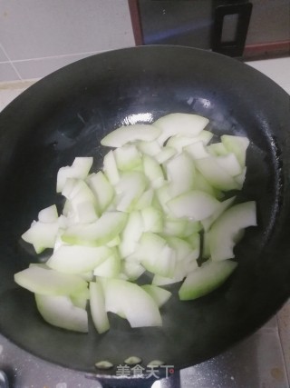 蛤肉冬瓜汤的做法步骤：2