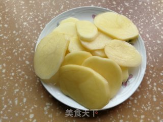 凉拌土豆片的做法步骤：1