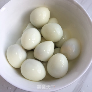 腐竹鹌鹑蛋烧肉的做法步骤：2