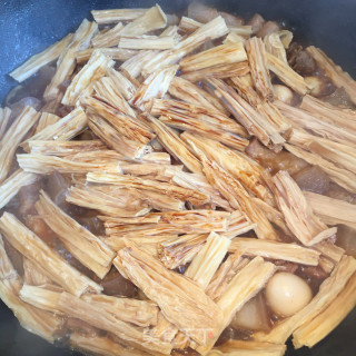 腐竹鹌鹑蛋烧肉的做法步骤：8