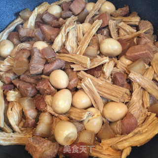 腐竹鹌鹑蛋烧肉的做法步骤：9