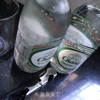 柠檬气泡水的做法步骤：2