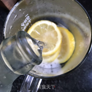 柠檬气泡水的做法步骤：4