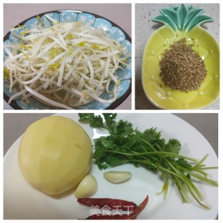 凉拌土豆芽菜的做法步骤：1