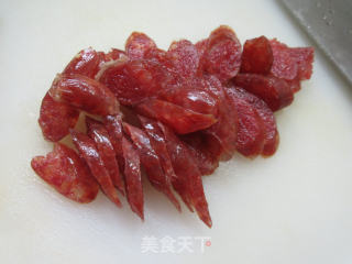 香肠炒空心菜梗的做法步骤：2