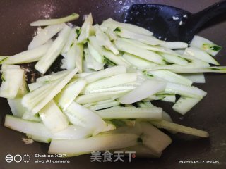 鸡蛋炒黄瓜的做法步骤：4