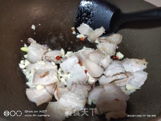 五花肉炒白菜的做法步骤：3