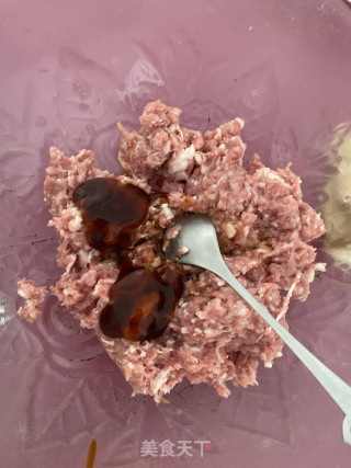 锅贴的做法步骤：1