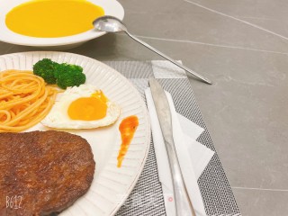 黑胡椒牛排意面的做法步骤：4
