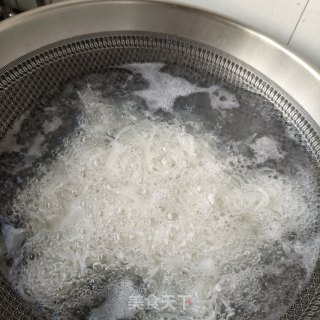 茄子花椒酱拌粉的做法步骤：5