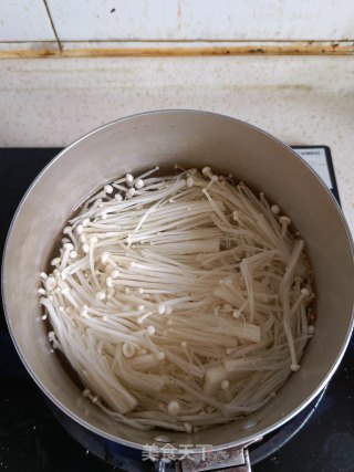 清爽龙利鱼拌菜的做法步骤：1