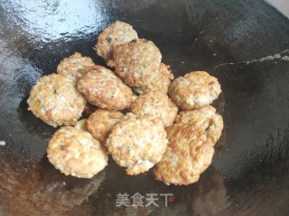 猪肉莲藕丸子的做法步骤：13