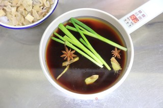 Q弹好吃的肉皮冻的做法步骤：4