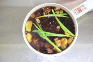 Q弹好吃的肉皮冻的做法步骤：5
